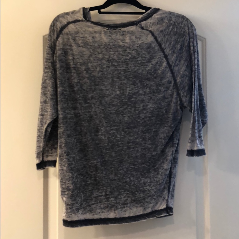 GUESS tee - Picture 2 of 4